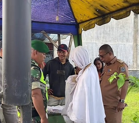 Viral Aksi Ibu-ibu Pakai Baju hingga Motor Serba Putih, Begini Endingnya