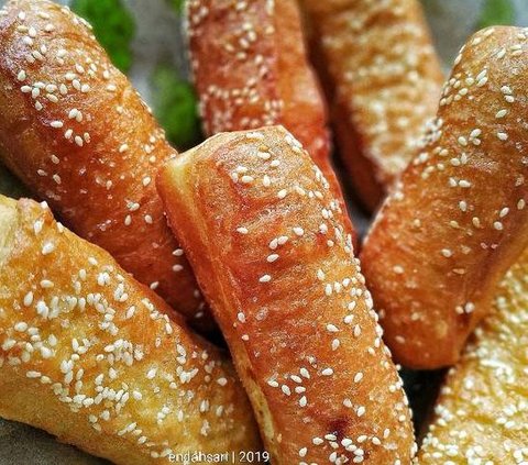 Berangkat Pagi Pulang Tengah Malam, Begini Kisah Kakek Jual Roti Dorong Gerobak dari Desa ke Kota Meski Kondisinya Sakit