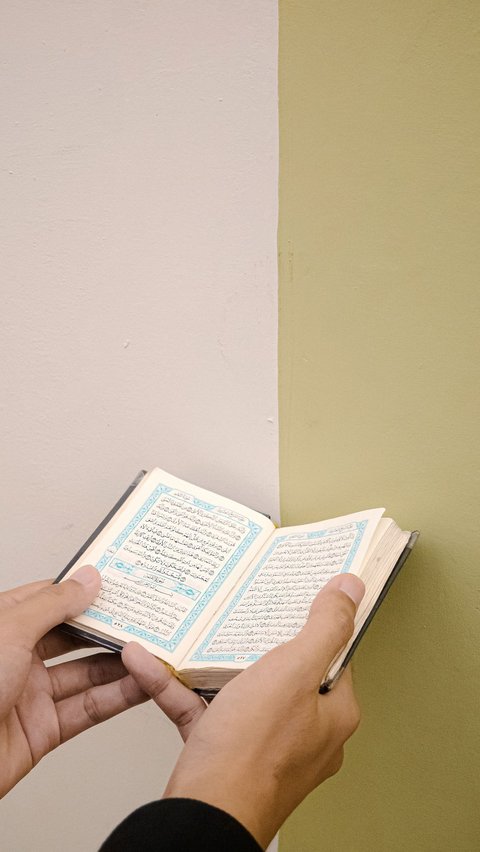 Itulah penjelasan mengenai huruf izhar beserta macam hingga ciri-ciri bacaannya yang patut umat muslim pahami. <br><br>Memahami tajwid seperti huruf izhar (Insyaa Allah) akan menyempurnakan bacaan Alquran kita sehari-hari.