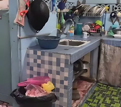 11 Potret Renovasi Dapur Ibu yang Sudah Terkesan Jadul dan Kumuh, Kini Jadi Terlihat Lebih Mewah