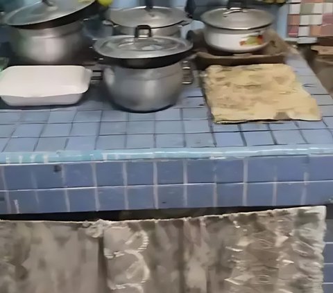 11 Potret Renovasi Dapur Ibu yang Sudah Terkesan Jadul dan Kumuh, Kini Jadi Terlihat Lebih Mewah