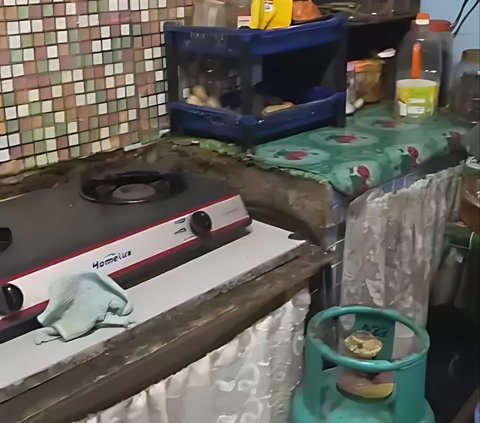 11 Potret Renovasi Dapur Ibu yang Sudah Terkesan Jadul dan Kumuh, Kini Jadi Terlihat Lebih Mewah