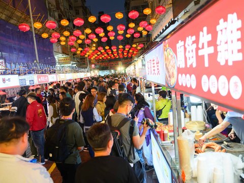 Sensation of Being a Local in Hong Kong Enjoy the Popular Temple Street