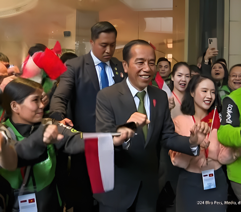 Saat Cellos Ajak Jokowi Selebrasi 'Siuu' ala Ronaldo, Langsung Ciut Ditatap Tajam Paspampres