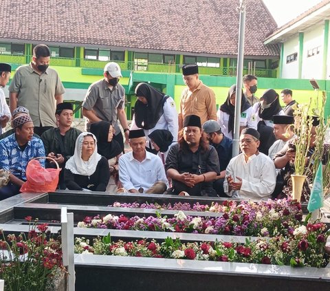 Saat Anies-Cak Imin dan Ganjar Kompak Kunjungi Ponpes Mamba'ul Ma'arif Jombang