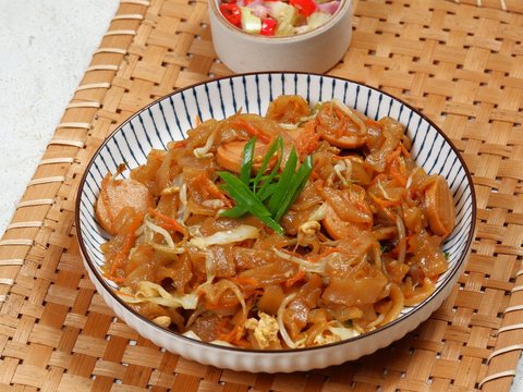 Pontianak Kwetiau Recipe, Sprinkled with Sliced Beef