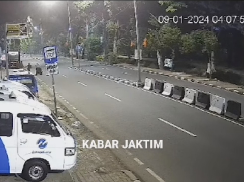 Jalan Lagi Sepi, Pemotor di Duren Sawit Jaktim Kena Begal Diancam Pelaku Pakai Sajam