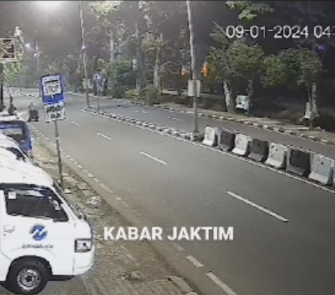 Jalan Lagi Sepi, Pemotor di Duren Sawit Jaktim Kena Begal Diancam Pelaku Pakai Sajam