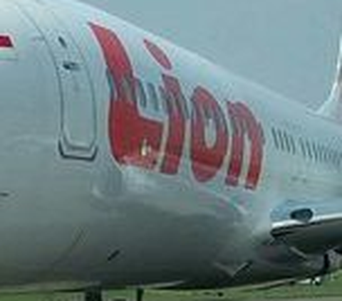 PT Lion Mentari Airlines sedang mempertimbangkan untuk menghidupkan kembali penawaran umum perdana di Bursa Efek Indonesia (BEI)