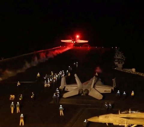 FOTO: Melihat Jet Tempur Inggris Gabung Operasi AS untuk Serang Houthi di Yaman