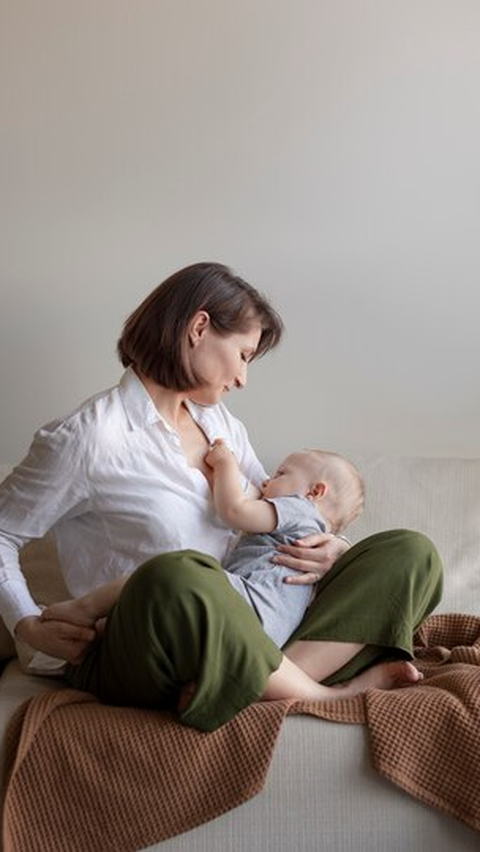 Tak Perlu Terlalu Lama, Menyusui Bayi Cukup Dilakukan 15-30 Menit Saja<br>