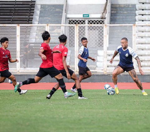 FOTO: Aksi Radja Nainggolan Bawa Bhayangkara FC Bungkam Timnas Indonesia U-20
