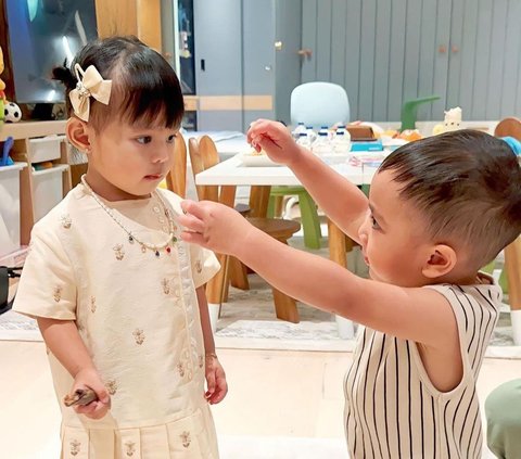 So Cute! Rayyanza Gets Jealous Seeing Ameena Come to His House