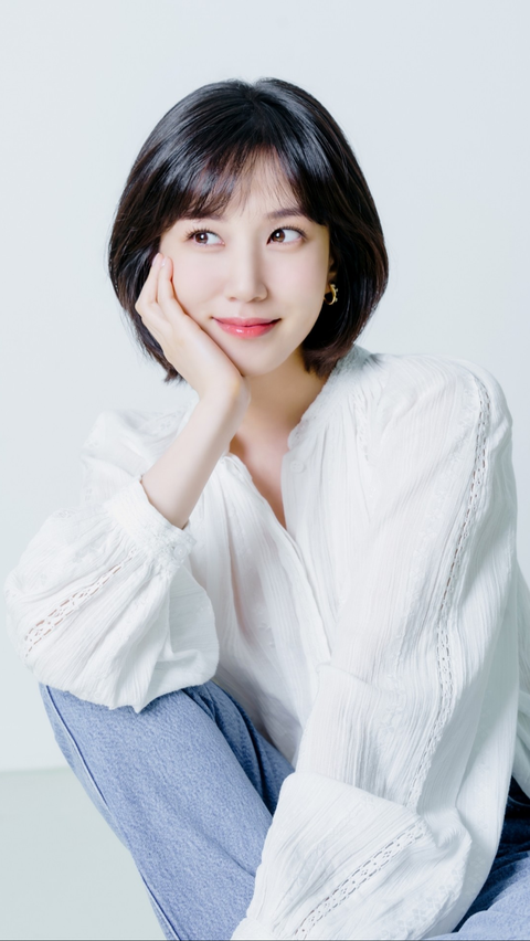 Perjalanan karier Eun Bin terus berkembang, dan perannya dalam drama terbarunya, Castaway Diva, memberikan kontribusi signifikan pada rekam jejaknya yang cemerlang.