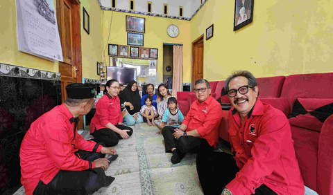 Semangat gotong royong itu terbentuklah posko Gerakan Kaos Rakyat untuk Ganjar-Mahfud.