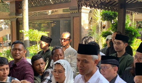 Dia mencontohkan banyak baliho Ganjar-Mahfud yang hilang meski baru dipasang.<br>