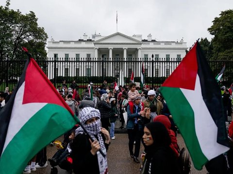 VIDEO Pagar Gedung Putih Bergoyang Digedor Ribuan Demonstran Pro Palestina