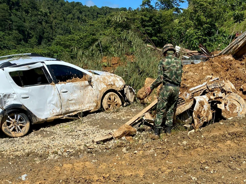 FOTO: Di Tengah Musim Kering, Guyuran Hujan Deras di Kolombia Tewaskan 33 Orang Akibat Terkubur Tanah Longsor