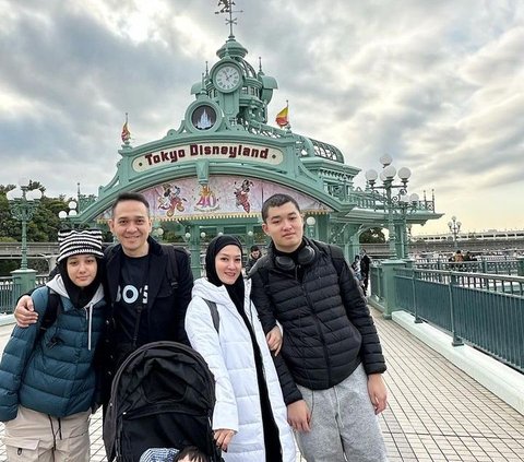 Foto-foto Keseruan Lyra Virna dan Keluarga saat Liburan ke Jepang, jadi Momen 'Quality Time' Bersama Anak-anak