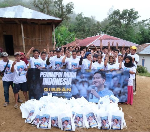 Dikawal Anggota DPD, Relawan Mas Gibran Bagikan Sembako di Pekanbaru, Medan hingga Majene