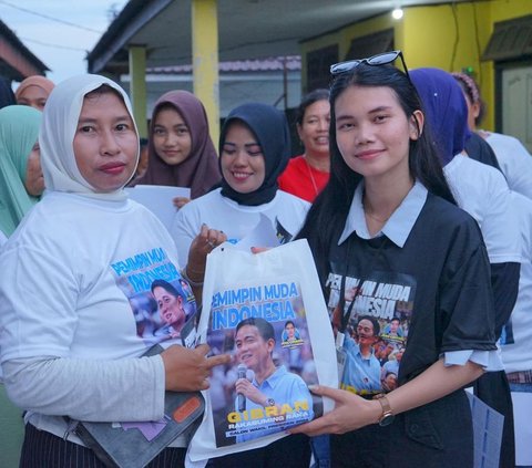 Dikawal Anggota DPD, Relawan Mas Gibran Bagikan Sembako di Pekanbaru, Medan hingga Majene