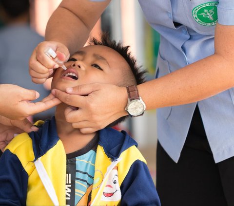 Pemberian Vaksin Polio Serentak untuk Anak, Tak Perlu Khawatir Efek Sampingnya