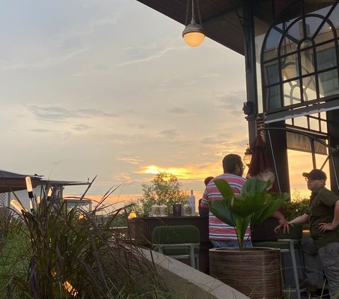 Pop Up Bar Cutt & Grill PIK, A Great Place to Enjoy a Beautiful Sunset