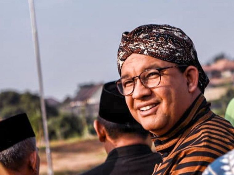 Anies Janji Bangun Lapangan Sepak Bola Berstandar FIFA di Kampung-Kampung: Rumputnya Jangan Diganti ya