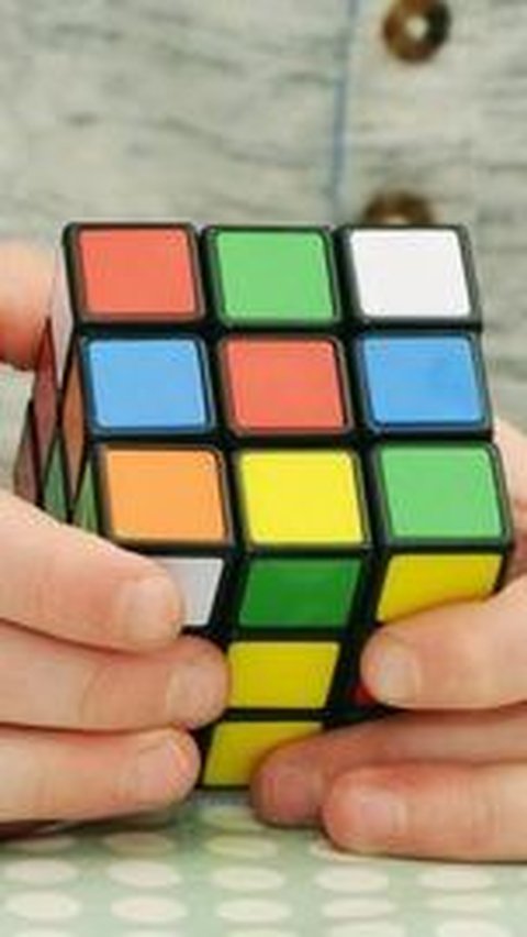 Rumus Rubik 3x3 Khusus Pemula, Ini 8 Langkah Menyelesaikannya yang Mudah Dipahami<br>