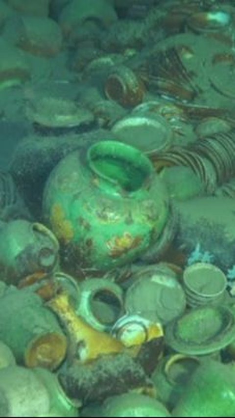 Dua Bangkai Kapal Berusia Ratusan Tahun Ditemukan di Laut China Selatan, Muatan 100.000 Porselen dan Kayu Masih Utuh