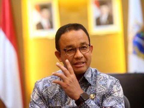 Anies Janji Bangun Lapangan Sepak Bola Berstandar FIFA di Kampung-Kampung: Rumputnya Jangan Diganti ya