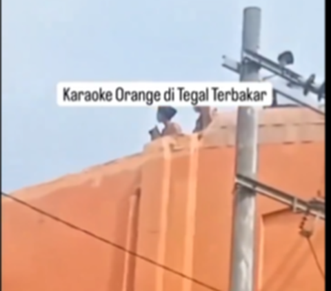 Moments of New Orange Karaoke Fire in Tegal, 6 LC Dead