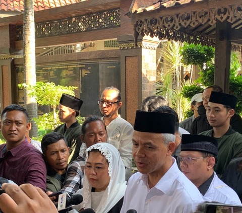 Ganjar-Mahfud Utamakan Jabat Tangan Langsung dengan Rakyat: Dibandingkan Capres Lain