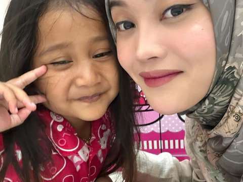 Potret Terbaru Bintang Anak Mendiang Lina Jubaedah dan Teddy, Kini Tumbuh Besar dan Cantik