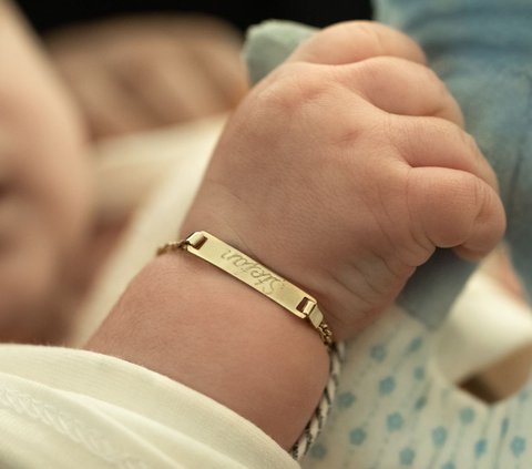Before Putting Jewelry on Babies, Know the Risks