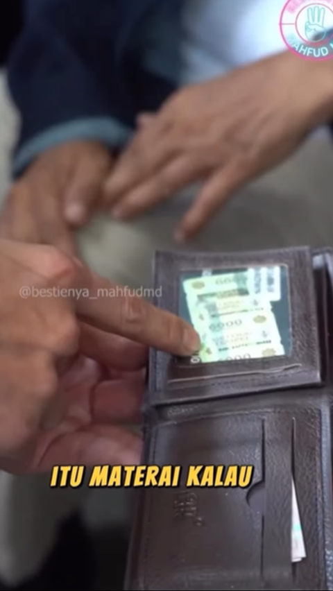 Unpacking Mahfud MD's Wallet, Denny Sumargo Shocked to See His Card Collection