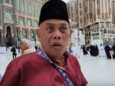 Pensiunan TNI AU Berpangkat Kapten Panik Tersesat saat Umrah, Ditolong Seorang Wanita 'Ibu ini Malaikat Apa'