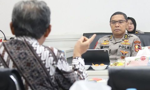 Potret Gagah Jenderal Polisi Peraih Adhi Makayasa 1990, Pose Kompak dengan Adik Asuh Bintang 2