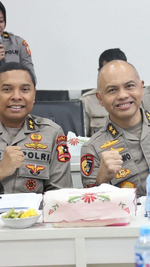 Potret Gagah Jenderal Polisi Peraih Adhi Makayasa 1990, Pose Kompak dengan Adik Asuh Bintang 2