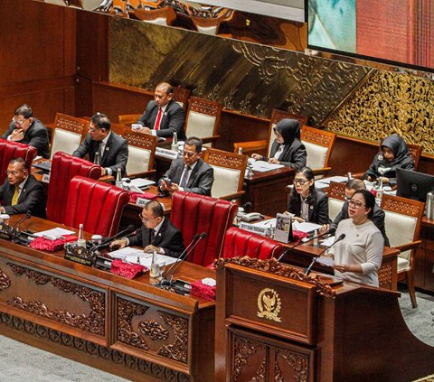 FOTO: Buka Rapat Paripurna, Puan Maharani Minta Anggota DPR Tuntaskan Tugas di Akhir Masa Jabatan