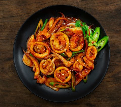 Delicious and Savory Grilled Manado Squid Recipe, Challenging Spiciness