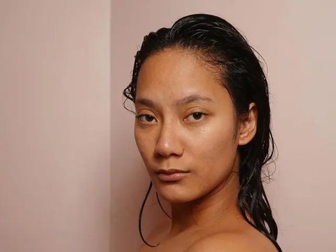 Portrait of Several Artists Still Beautiful Even without Makeup
