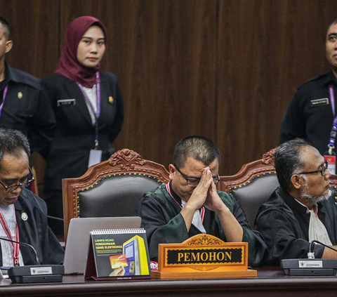 MK Tolak Gugatan Denny Indrayana dan Zainal Arifin Mochtar Terkait Syarat Usia Capres-Cawapres