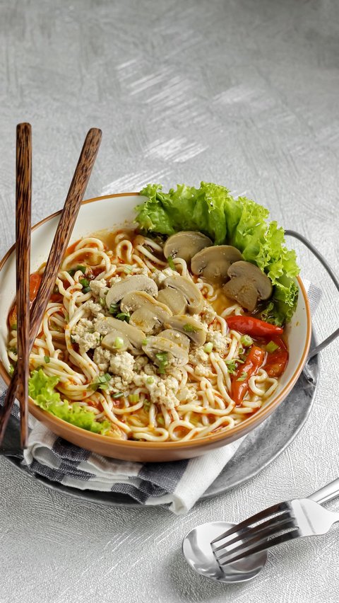 2 Chicken Mushroom Noodle Recipes, Make It Yourself at Home Yuk