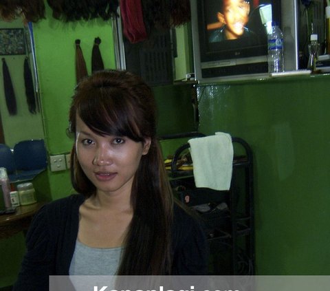 8 Old Photos of Lucinta Luna When Working at a Salon Until Becoming Inul Daratista's Waitress