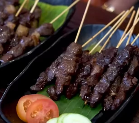 Baru Buka Langsung Diserbu, Ini 10 Potret Tempat Makan Sate Baim Wong yang Luas dan Asik Buat Nongkrong