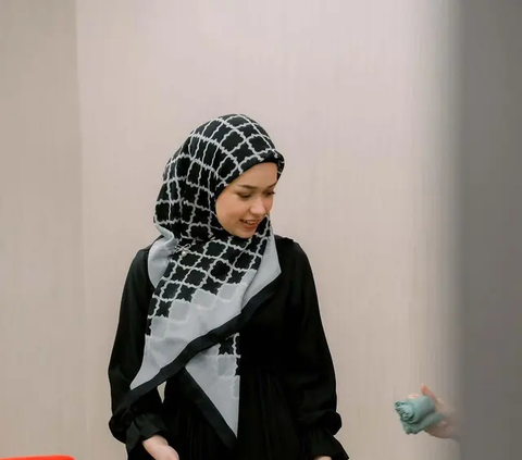 Once 'Scared' Because of Being Criticized for Joining Study, Rebecca Klopper Becomes More Confident in Deepening Religious Knowledge and Wants to Perform Umrah Together with Syifa Hadju