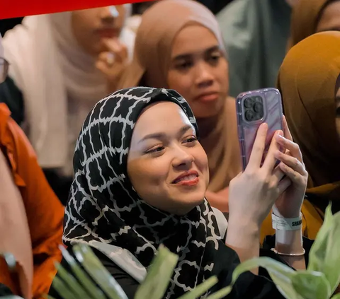 Once 'Scared' Because of Being Criticized for Joining Study, Rebecca Klopper Becomes More Confident in Deepening Religious Knowledge and Wants to Perform Umrah Together with Syifa Hadju