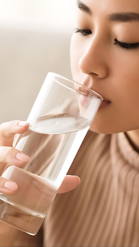 Tips Sehat dan Tepat Konsumsi Air Putih Berdasarkan Usia Seseorang