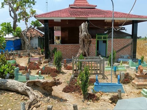 Makam Lain